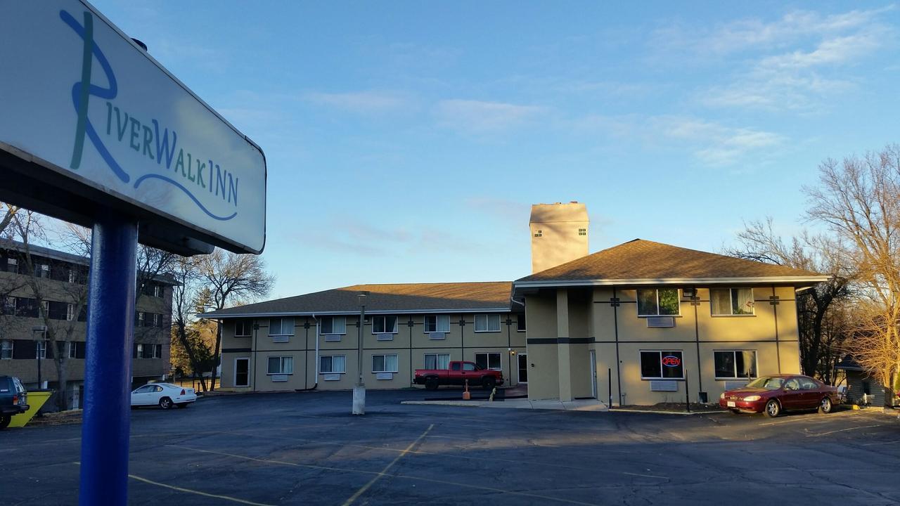 Riverwalk Inn & Suites Fort Atkinson Eksteriør billede
