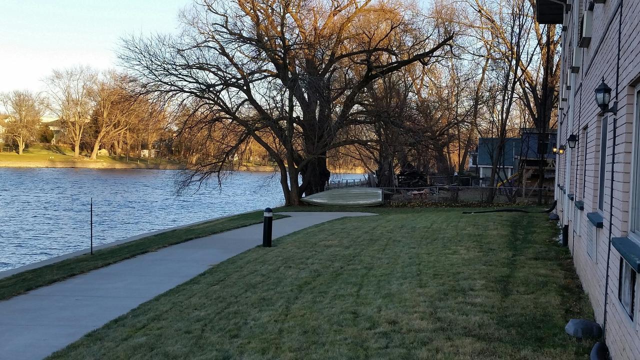Riverwalk Inn & Suites Fort Atkinson Eksteriør billede