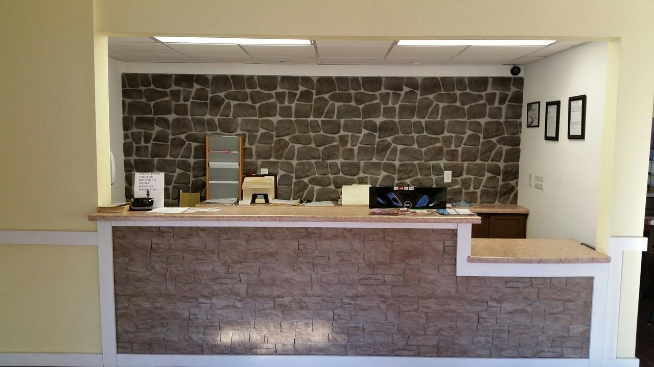 Riverwalk Inn & Suites Fort Atkinson Eksteriør billede