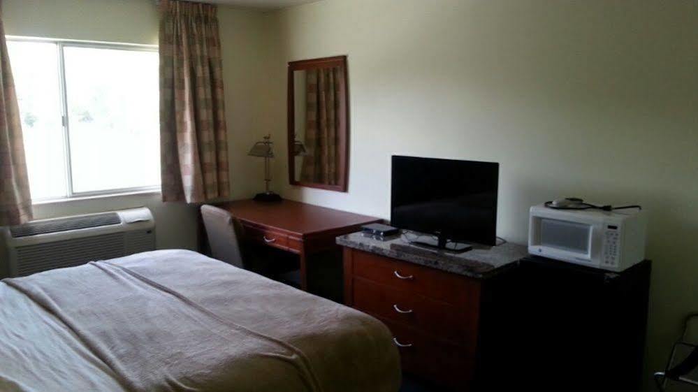 Riverwalk Inn & Suites Fort Atkinson Eksteriør billede