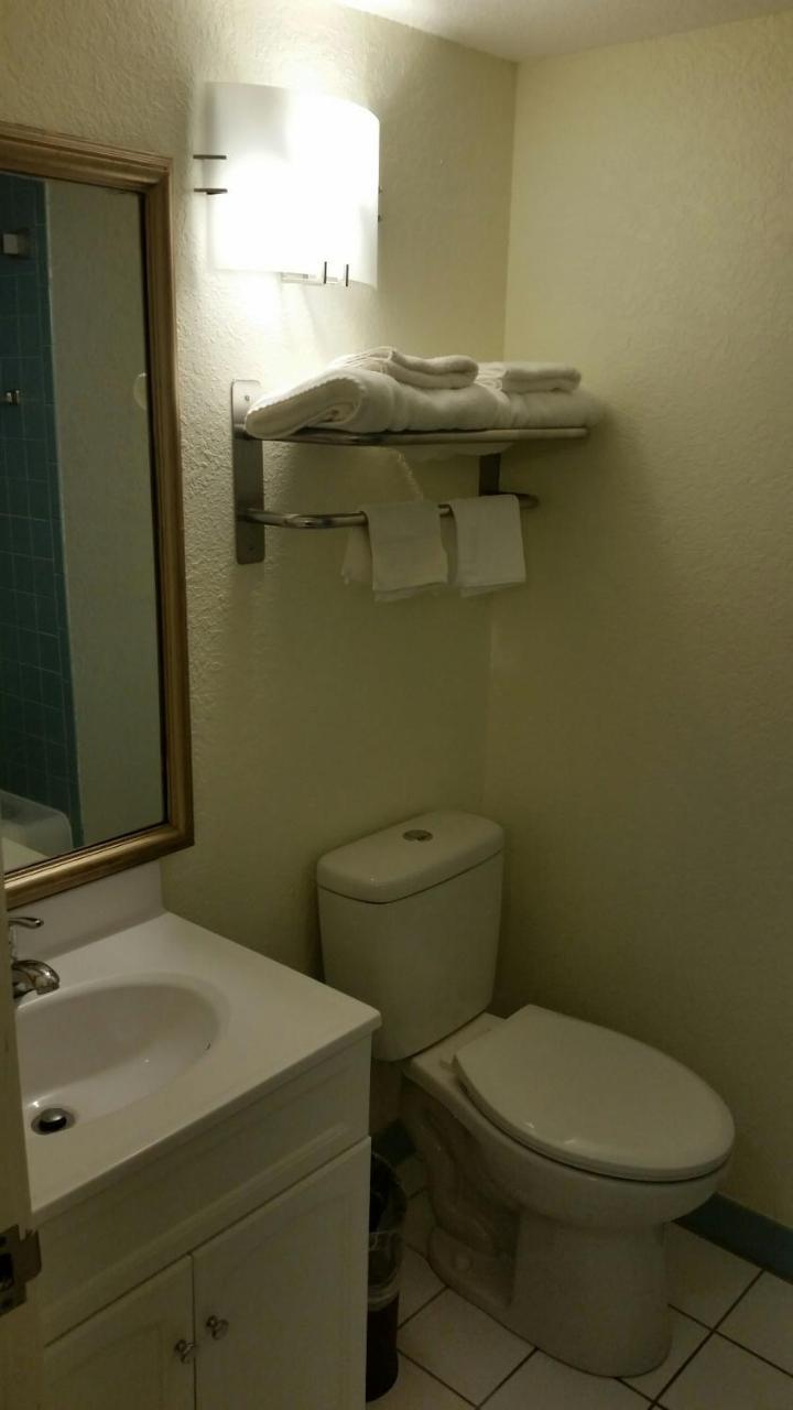 Riverwalk Inn & Suites Fort Atkinson Eksteriør billede
