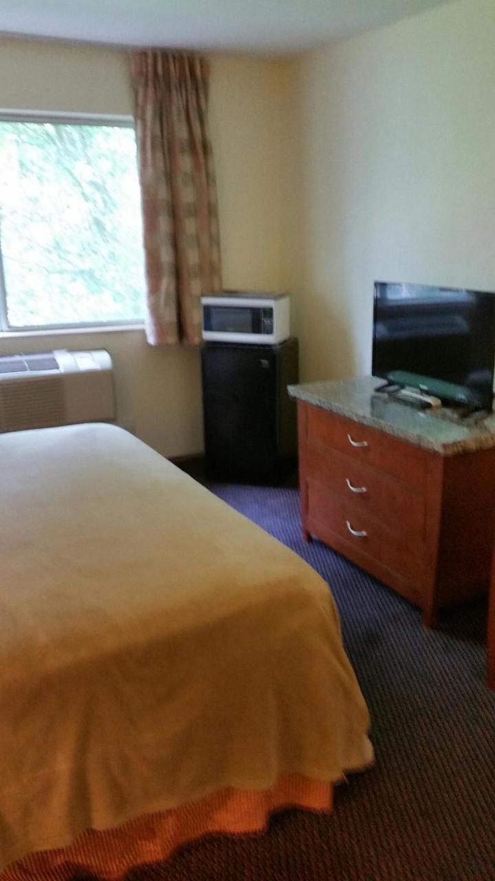 Riverwalk Inn & Suites Fort Atkinson Eksteriør billede